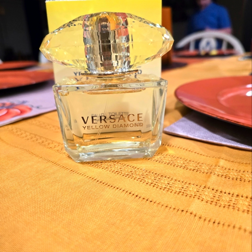 Versace yellow diamond 3.0 oz